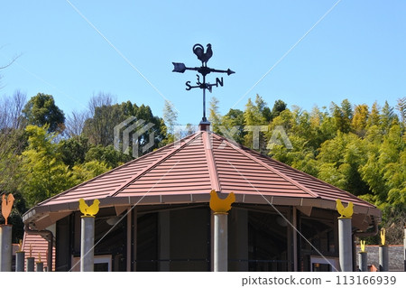 Weathervane in the exhibition chicken house at the Nagoya City Agricultural Center Weathervane in the exhibition chicken house at the Nagoya City Agricultural Center 113166939