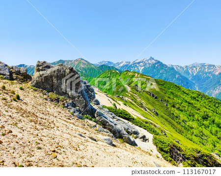 夏季攀登燕山（從燕山莊眺望矢鹿岳） 113167017