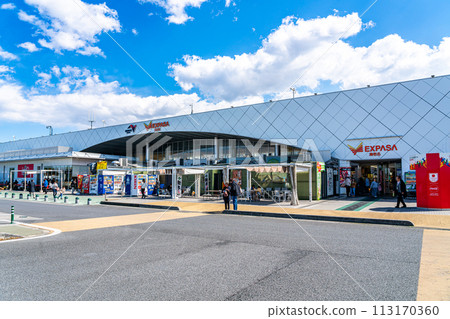 [Kanagawa Prefecture] Ebina Service Area (outbound) with a clear blue sky 113170360