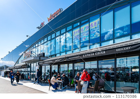 [Kanagawa Prefecture] Ebina Service Area (upbound) with a clear blue sky 113170386