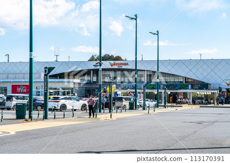 [Kanagawa Prefecture] Ebina Service Area (outbound) with a clear blue sky 113170391