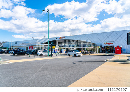 [Kanagawa Prefecture] Ebina Service Area (outbound) with a clear blue sky 113170397