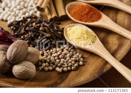 Spices, curry, spices 113171365