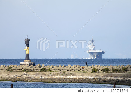 燈塔和大海的景色 燈塔和大海的景色 113171794