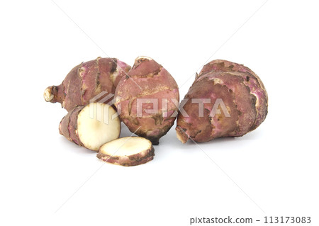 Jerusalem artichokes (sunchokes) tubers on white Jerusalem artichokes (sunchokes) tubers on white 113173083