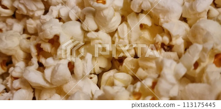 Close-up of freshly popped popcorn texture 113175445