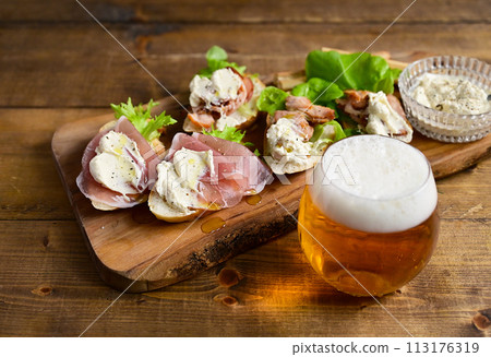 生火腿和燻雞零食 113176319