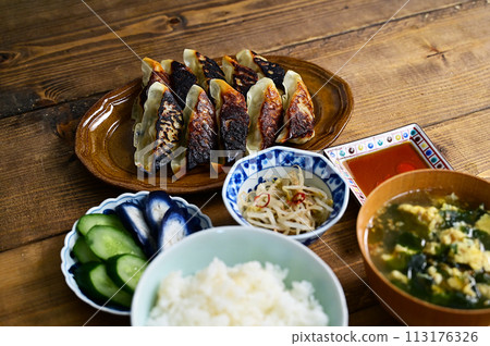 One soup and two dishes: Gyoza and bean sprouts namul One soup and two dishes: Gyoza and bean sprouts namul 113176326