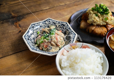 一湯兩菜：韃靼雞肉和白醬 113176420