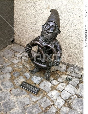 Dwarf gnomes sculpture Dwarf gnomes sculpture 113178270