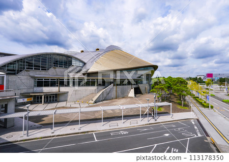 Makuhari Messe Makuhari Event Hall is a dome-shaped hall with a capacity of 9,000. Makuhari Messe Makuhari Event Hall is a dome-shaped hall with a capacity of 9,000. 113178350