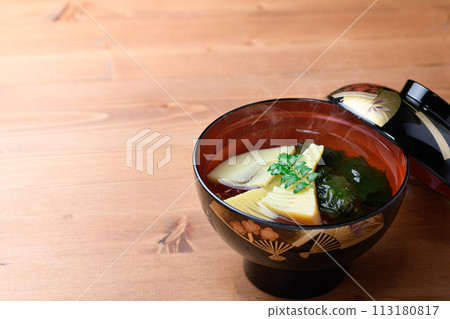Taste of Spring Wakatake Soup (Suimono with bamboo shoots and wakame seaweed) 113180817