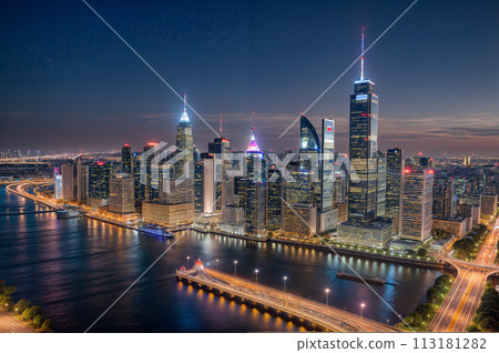未來城市夜景圖 113181282