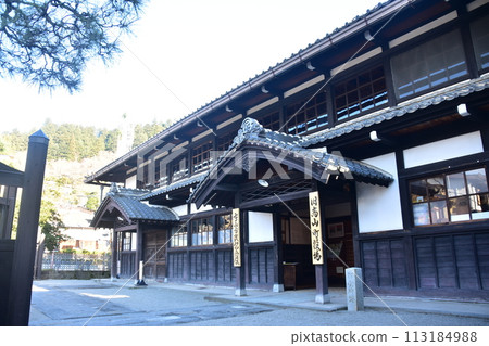 Spring in Japan, Takayama City, Gifu Prefecture, Old Takayama Town Hall, Takayama City Government Memorial Hall, Retro Japanese house with a sense of history Spring in Japan, Takayama City, Gifu Prefecture, Old Takayama Town Hall, Takayama City Government Memorial Hall, Retro Japanese house with a sense of history 113184988