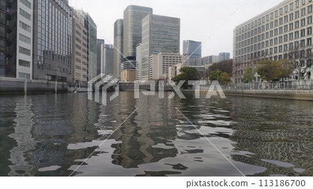 從河裡看到的大阪 從河裡看到的大阪 113186700