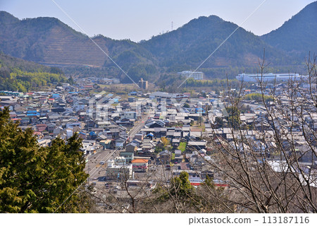 《岐阜縣》美濃市《從小倉公園（小倉山城遺址）展望台看到的美濃市街景 113187116