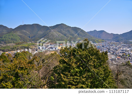 《岐阜縣》美濃市《從小倉公園（小倉山城遺址）展望台看到的美濃市街景 113187117