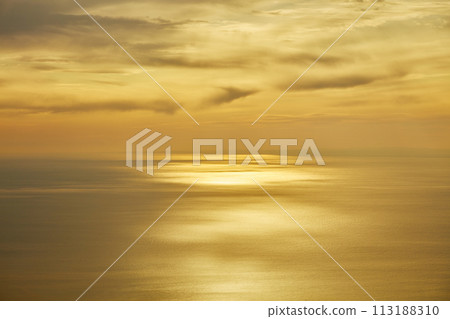 Sunset reflected in the sea 113188310