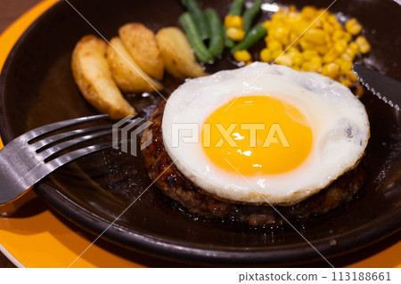 美味的煎蛋漢堡 美味的煎蛋漢堡 113188661