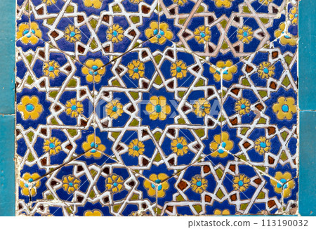 Ancient mosaic wall decoration with Arabic pattern Ancient mosaic wall decoration with Arabic pattern 113190032