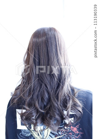 Casual long + greige color! 113190339
