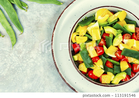 Fresh vegetable salad with runner beans Fresh vegetable salad with runner beans 113191546