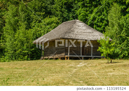 Old wooden house Old wooden house 113195524