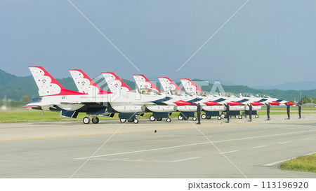 The U.S. Air Force acrobatic team, the Thunderbirds, line up The U.S. Air Force acrobatic team, the Thunderbirds, line up 113196920
