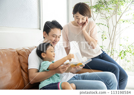 Parent and child sofa popping out picture book Parent and child sofa popping out picture book 113198584