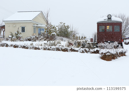 Azumino Chihiro Park with snowy scenery 113199375