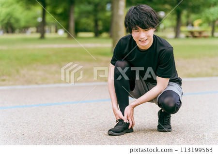 A man injured his ankle while exercising in the park (gout, sprain, rehabilitation, sequelae, joint) 113199563