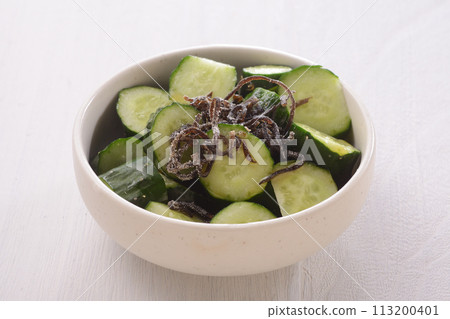Cucumber and salted kelp with sesame oil Cucumber and salted kelp with sesame oil 113200401