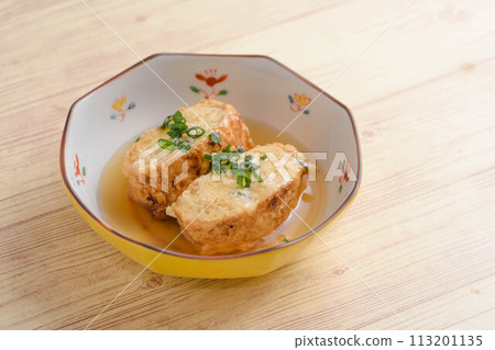 Deep-fried tofu stuffed with meat and sauce 113201135