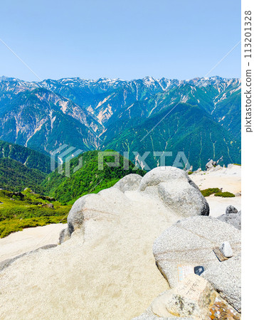 夏天的津岳登山(山頂眺望) 夏天的津岳登山(山頂眺望) 113201328
