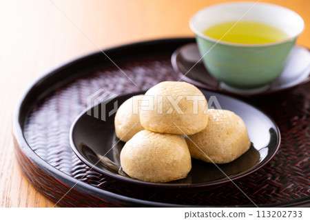 薄皮包子和綠茶 113202733