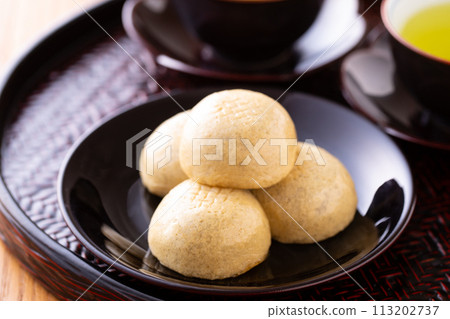 薄皮包子和綠茶 113202737