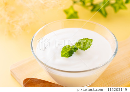Eat yoghurt 113203149