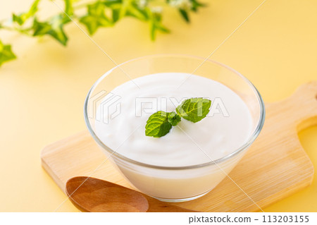 Eat yoghurt 113203155