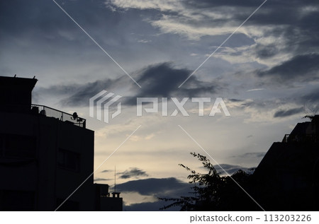 天空中漂浮的雲朵滋養著你的想像力,讓你百看不厭。 天空中漂浮的雲朵滋養著你的想像力,讓你百看不厭。 113203226