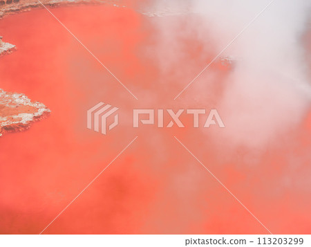 位於灶戶地獄六丁目的赤熱泥地獄，是別府地獄之旅之一，也因動畫《鬼滅之刃》的聖地而聞名。 113203299
