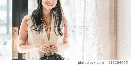 Young women visiting and entering a beauty salon, hair salon, esthetic salon, nail salon, or beauty salon Young women visiting and entering a beauty salon, hair salon, esthetic salon, nail salon, or beauty salon 113204635