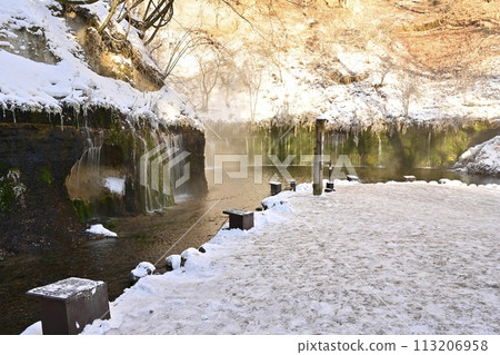 Shiraito Falls in the cold winter (Karuizawa Town) Shiraito Falls in the cold winter (Karuizawa Town) 113206958