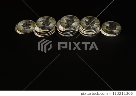 Silver coins, a physical asset with their beautiful shine, are becoming increasingly popular. Silver coins, a physical asset with their beautiful shine, are becoming increasingly popular. 113211306