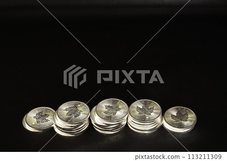 Silver coins, a physical asset with their beautiful shine, are becoming increasingly popular. Silver coins, a physical asset with their beautiful shine, are becoming increasingly popular. 113211309