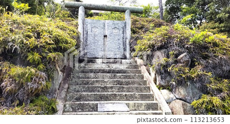 龍野市能美須久根神社的石階與神秘石門 龍野市能美須久根神社的石階與神秘石門 113213653