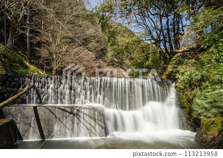 從堰京都貴船川流下的水 113213958