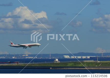 政府專機降落羽田機場 113214506