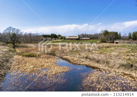 宮城縣川崎町國立陸奧湖濱公園初春、藍天、梯田 宮城縣川崎町國立陸奧湖濱公園初春、藍天、梯田 113214914
