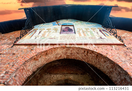 Ancient Orthodox icon on the Pyatnitskaya Tower 113216431