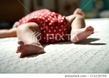 哭鬧的嬰兒腳 哭鬧的嬰兒腳 113216748